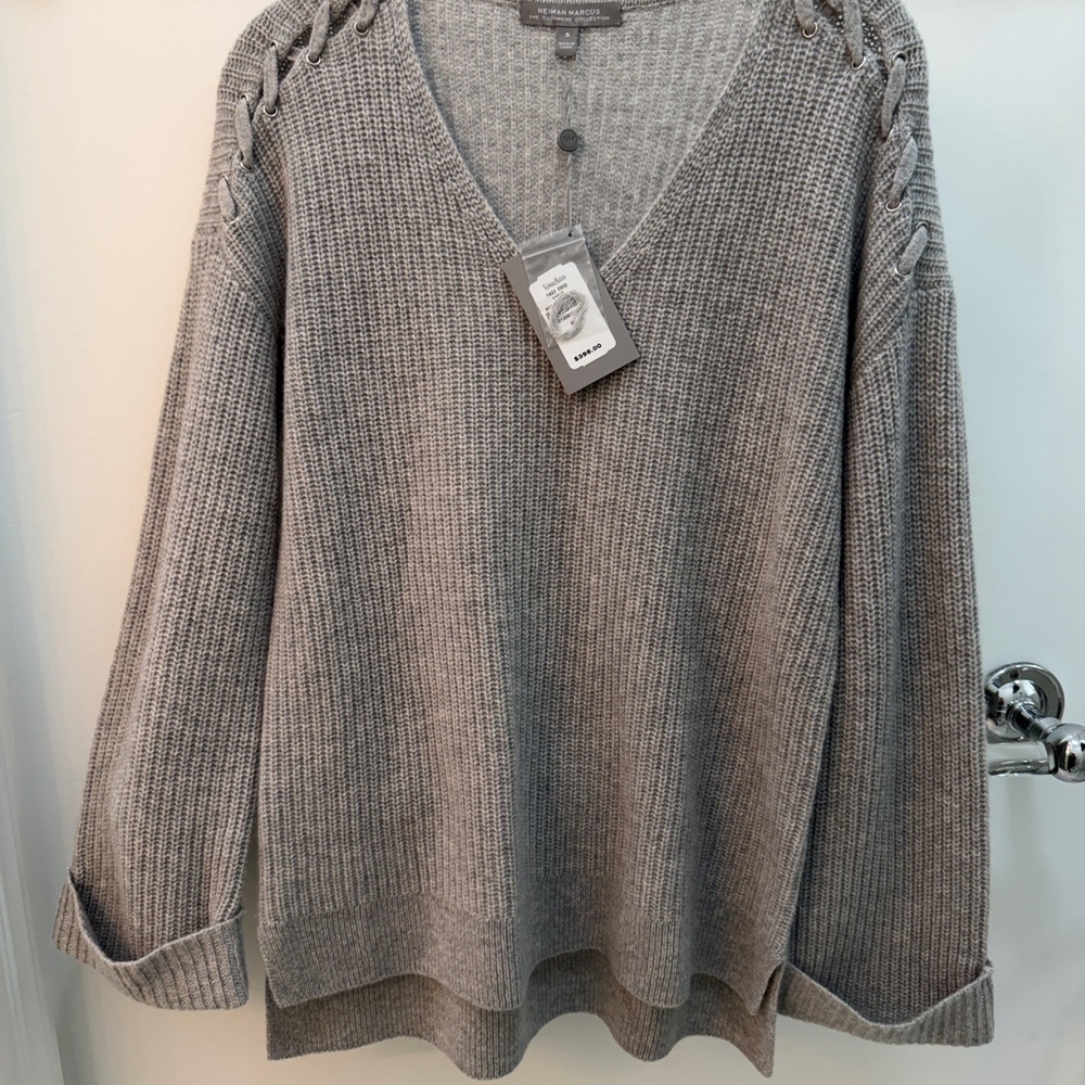 Neiman Marcus Grey Cashmere V-Neck Sweater